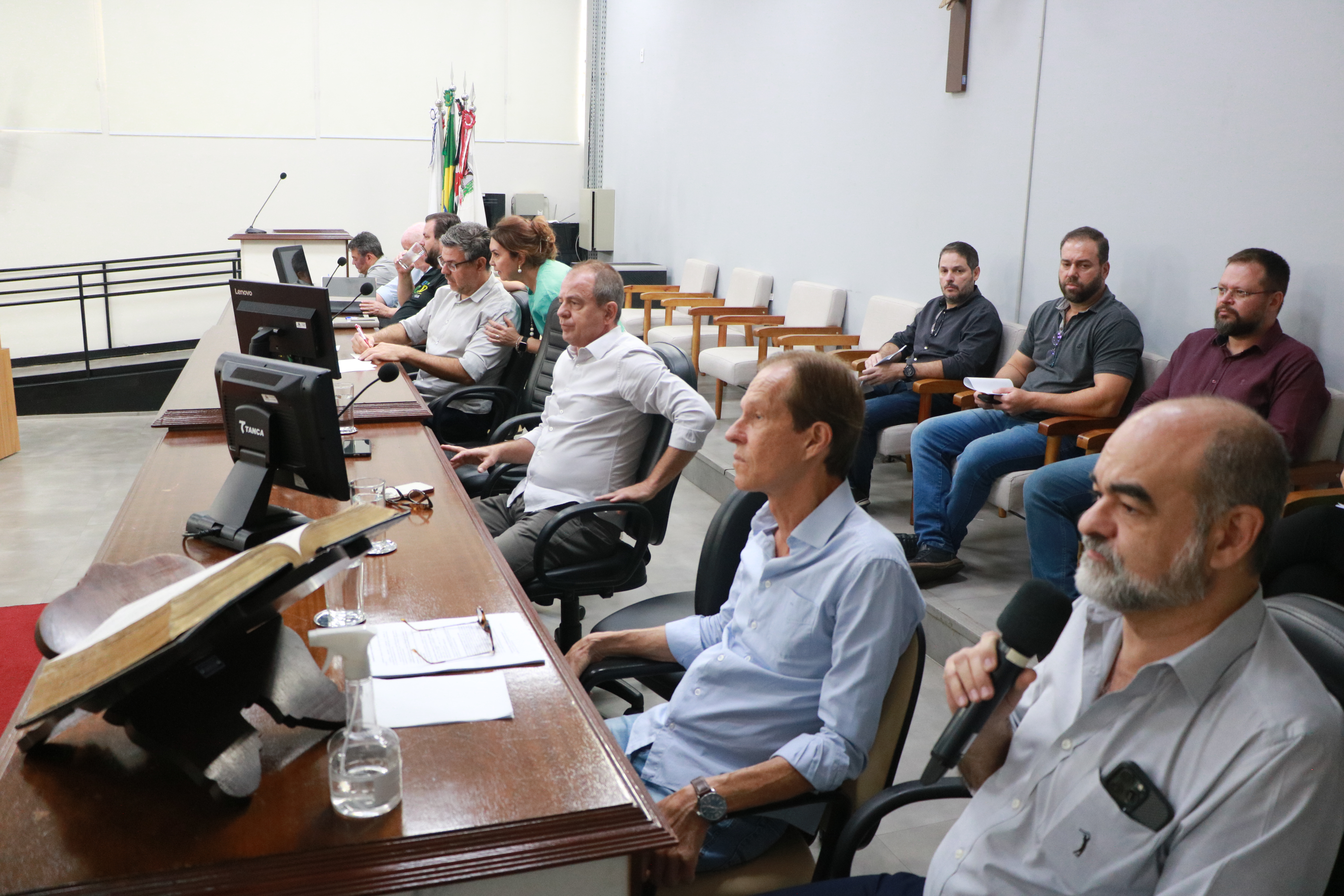 Audiência reuniu vereadores, secretários municipais e sociedade