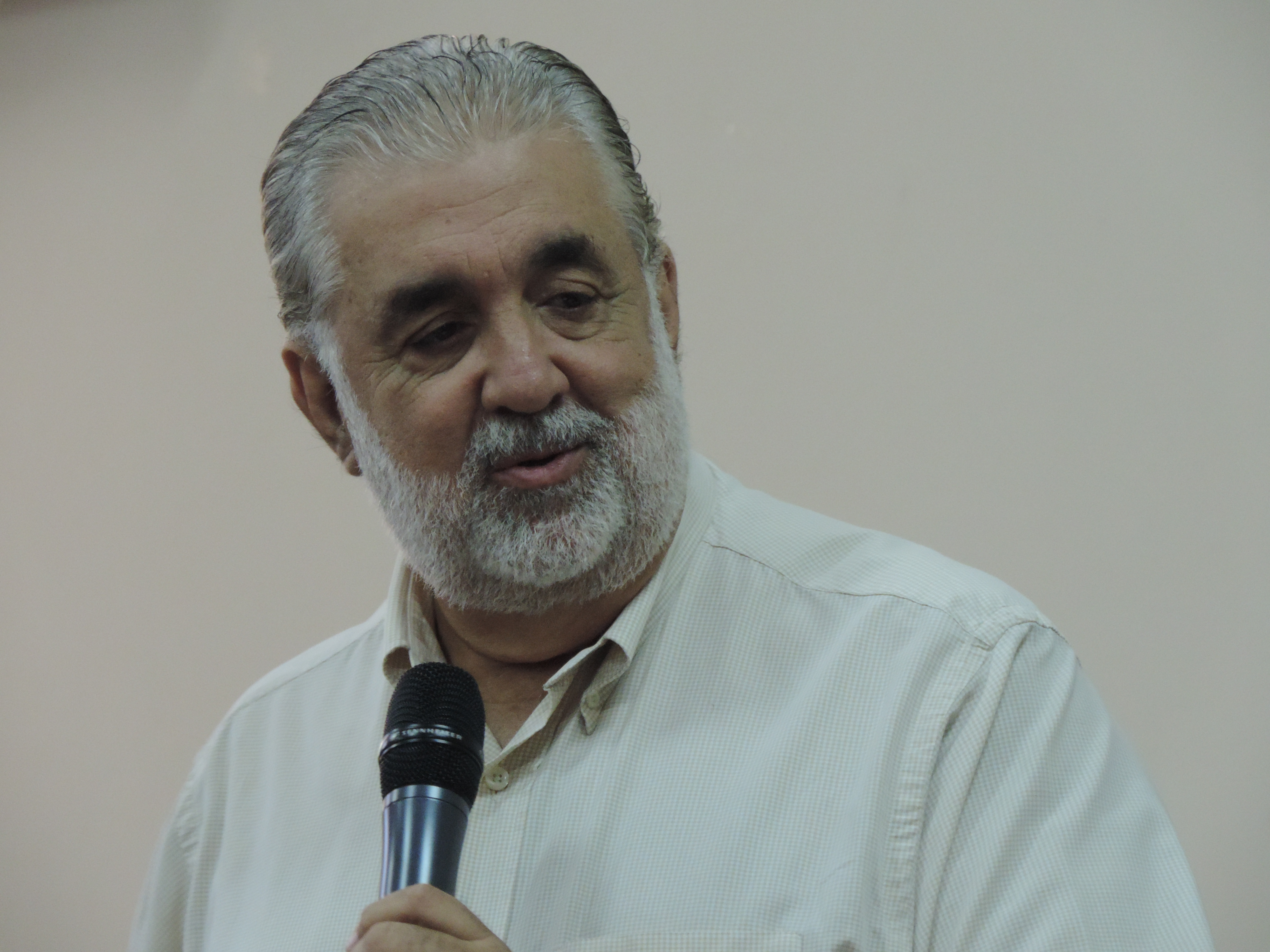 Projeto de Valdomiro prevê multas que podem chegar a R$ 4,5 mil para sujões