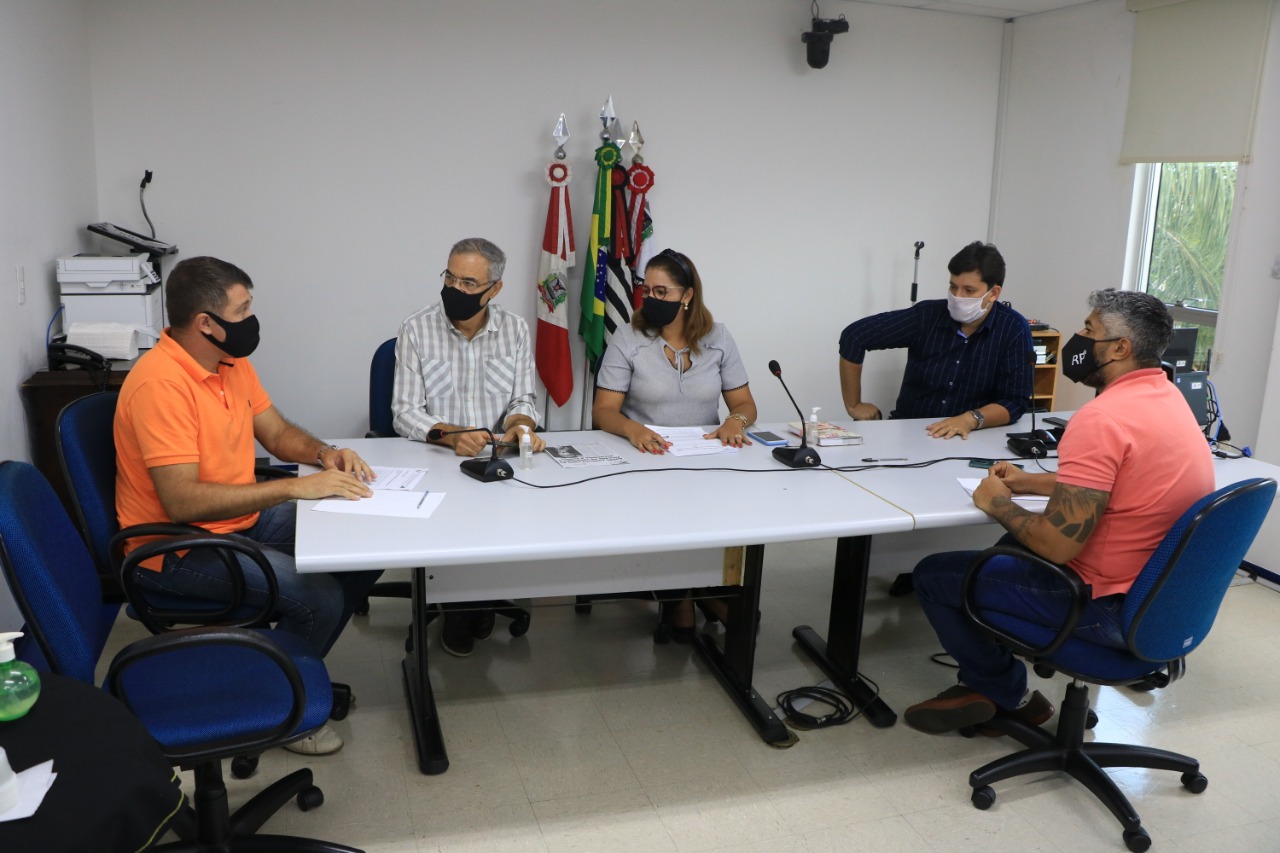 Vereadores durante reunião do eixo Saúde da Frente Parlamentar: transparência na lista dos vacinados