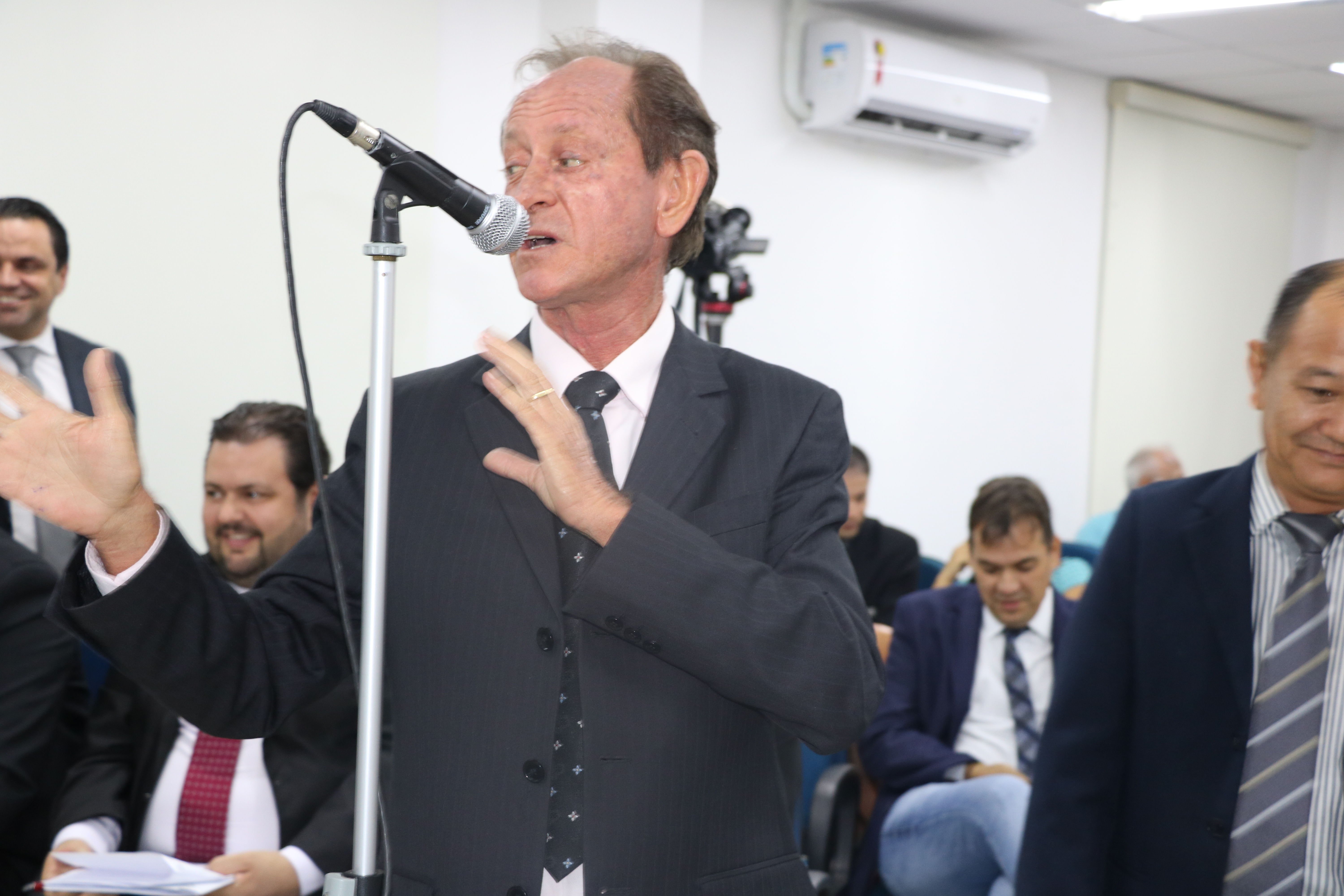 Marinho é autor do projeto que proíbe os canudos plásticos