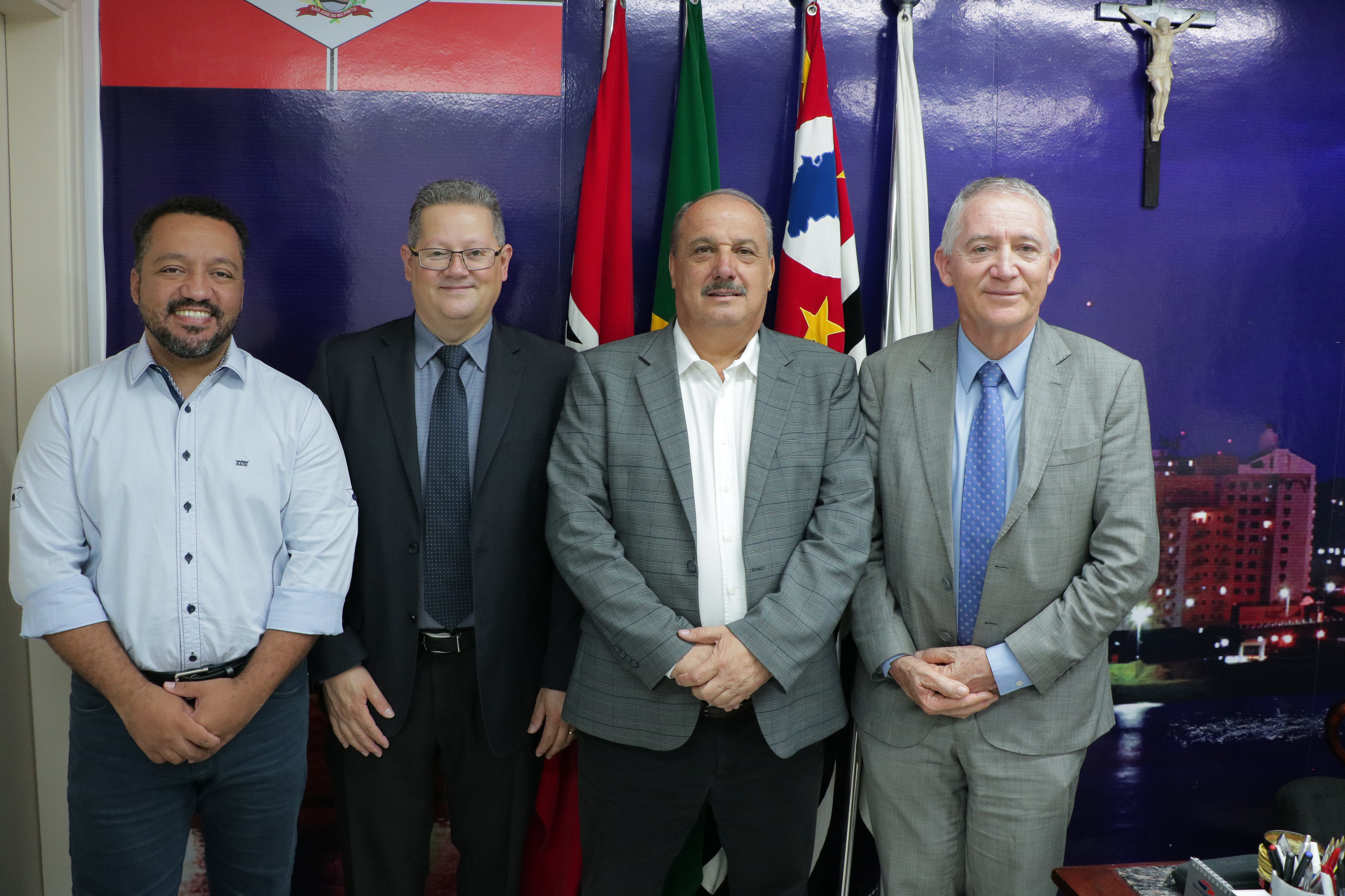 Pauléra com a nova diretoria regional da CEF